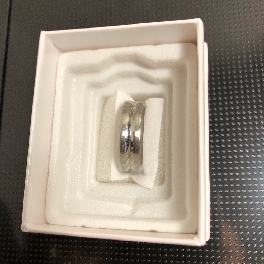 Comfort fit stainless ring